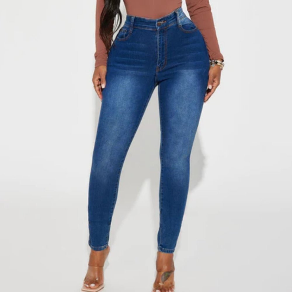First Pick High Rise Jeans | Medium Blue Wash | Size 7/8 | NWOT​​